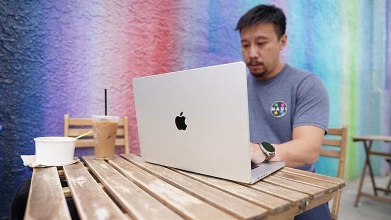 Macbook có làm đồ họa được không?