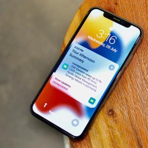 Cách tắt tạm thời thông báo trên màn hình khóa iPhone với iOS 15, giúp bạn không bị làm phiền