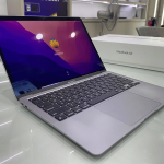 MacBook Air M1 2020 - Like new